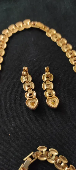 Conjunto Collar, Pulsera y Pendientes Corazón