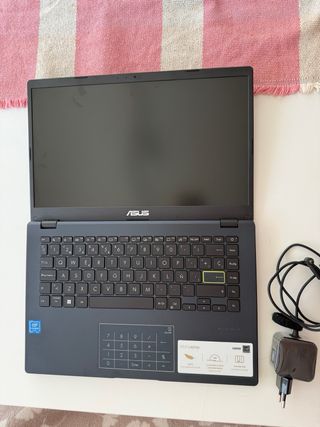 Asus Azul Marino ASUS E410 Laptop / VivoBook