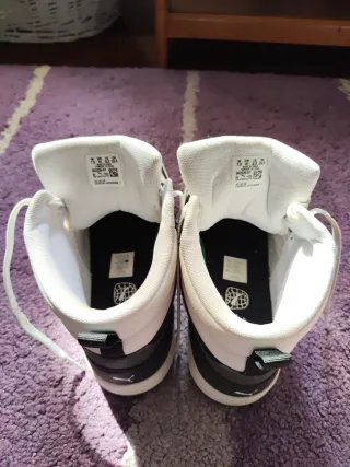 Zapatillas Puma Negras y Blancas