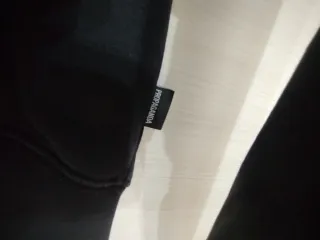 Felpa con cappuccio Propaganda nera