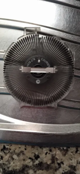 Margarita Máquina Escribir Triumph Adler SE6200DS
