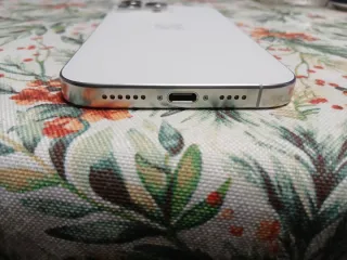 iPhone 16 Pro Max Plata, Como Nuevo