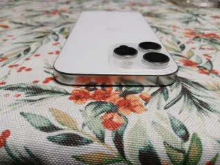 iPhone 16 Pro Max Plata, Como Nuevo