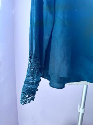 Blusa Zara verde con encaje