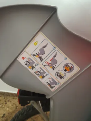 Silla bici para niños con casco de regalo