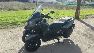 Yamaha Tricity 300 Gris