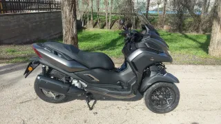 Yamaha Tricity 300 Gris