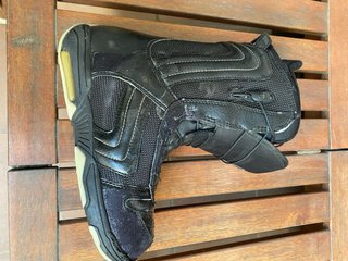 Botas BURTON de Snowboard Negras Mujer flexibles.