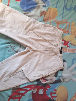 Pantalones cargo Beige blanco Pull&Bear