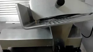 Congelatore e affettatrice