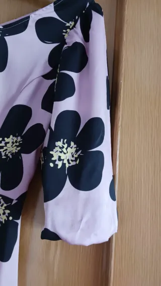 Vestido Kling floral rosa y negro