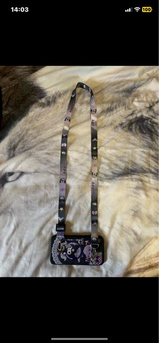 Funda Silicon Kuromi iPhone XR con banda regulable