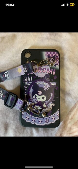 Funda Silicon Kuromi iPhone XR con banda regulable
