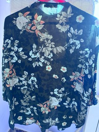 Sobrecamisa kimono flores