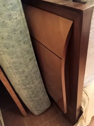 Cómoda de madera con 3 cajones