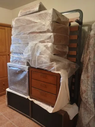 Cómoda de madera con 3 cajones