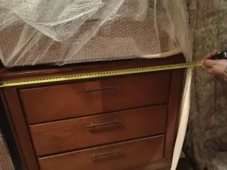 Cómoda de madera con 3 cajones