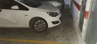 ALQUILO GRAN PLAZA DE GARAJE Y TRASTERO ZONA PUERT