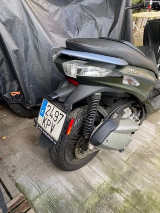 Piaggio MP3 Yourban 300 Verde