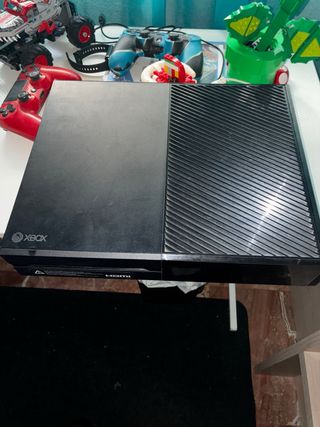 Xbox One Negra + Mando y Cables Oficiales