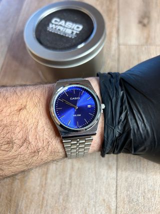 Reloj Casio Azul y Plateado