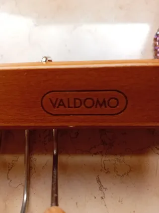 Porta cravatte in legno e metallo