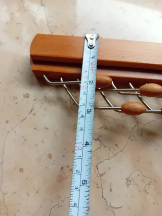 Porta cravatte in legno e metallo