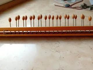 Porta cravatte in legno e metallo