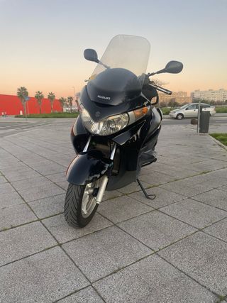 Suzuki Burgman 125 Negra