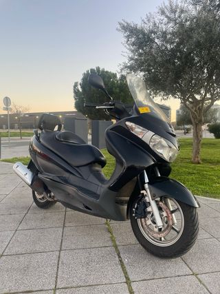 Suzuki Burgman 125 Negra