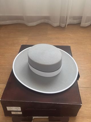 Sombrero cañero gris y blanco