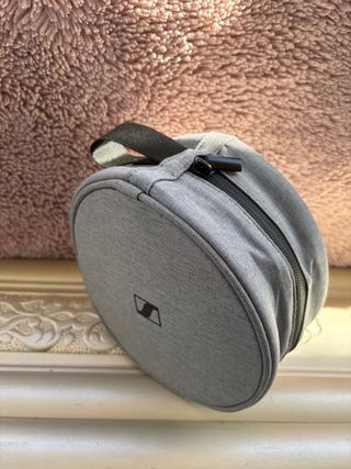 Funda Sennheiser Gris tiene un sonido increíble