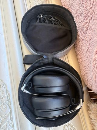 Funda Sennheiser Gris tiene un sonido increíble