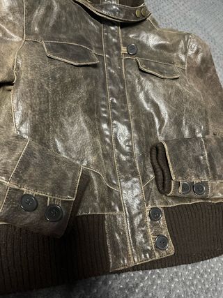 Chaqueta Cuero Marrón Talla M hombre mujer remache
