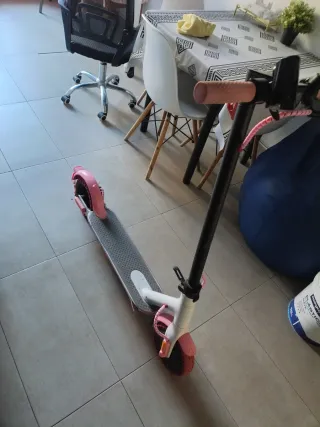 Patinete Eléctrico Rosa