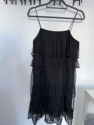 Vestido negro de tul con encaje – tirantes finos
