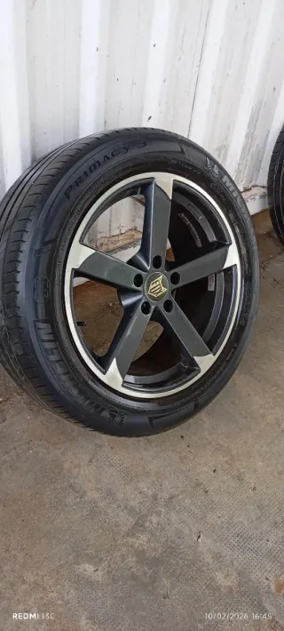 4 Llantas Fox AV1 con Neumáticos