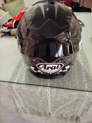 Casco Moto Arai Negro y Gris