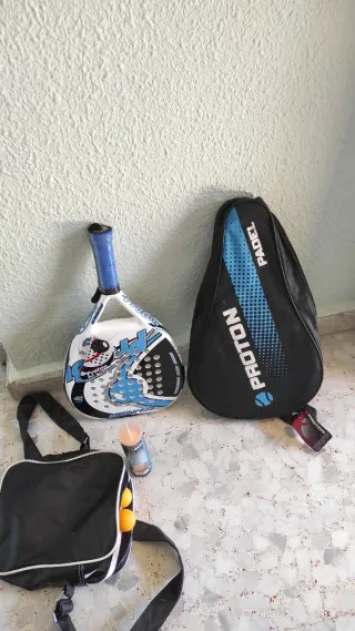 Raqueta de Pádel Proton + Bolso y Pelotas