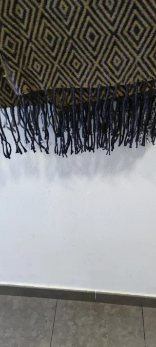 Chal grande, tejido azul y marrón