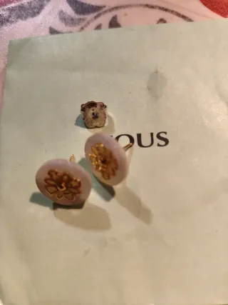 Pendiente Tous Flor Dorado y Blanco 18k