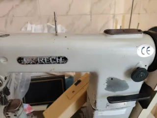 Máquina de coser industrial RECH con todo + silla