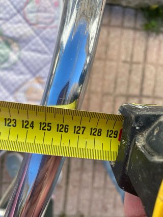 Cuna vintage de metal con colchón nuevo