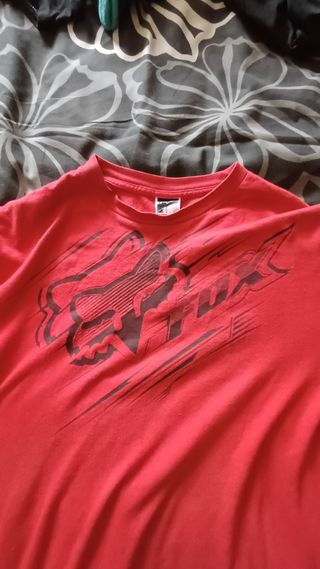Camiseta manga larga roja y negra