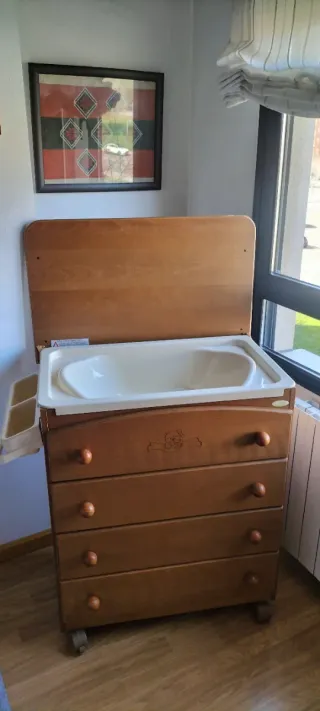 Cajonera cambiador con bañera