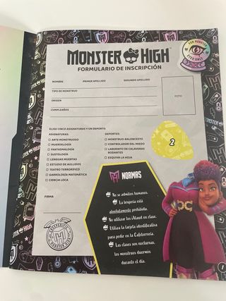 Álbum cromos Monster High con 64 cromos completos