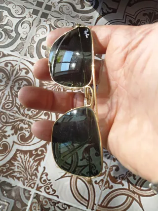 Occhiali da sole Ray-Ban oro e verdi