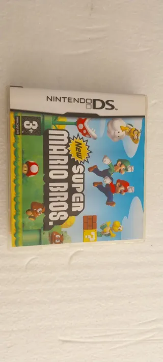 Caja y manuales New Super Mario Bros.