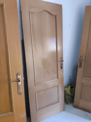 Puertas macizas de madera