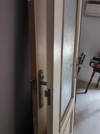 Puertas macizas de madera